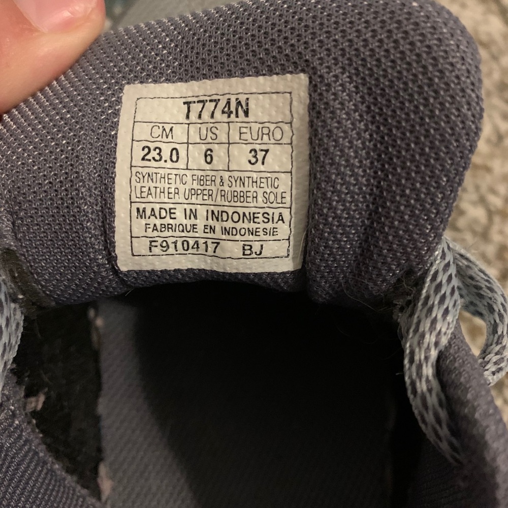 ASICS shoes - Picture 3 of 4